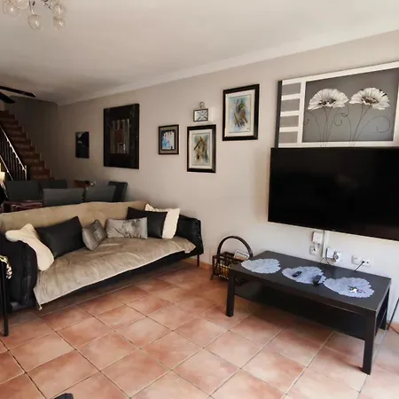 Casa Donn - El Sultan 63 - Luxury 3 Bed With Fast Fibre Internet فيلة كوراليهو